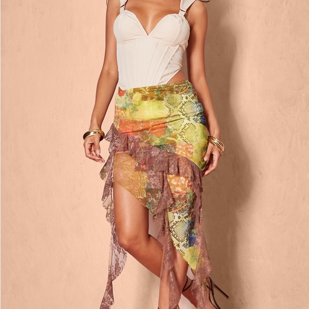 PrettyLittleThing RENAISSANCE ASYMMETRIC MIDI SKIRT Size 10 - Picture 6 of 12